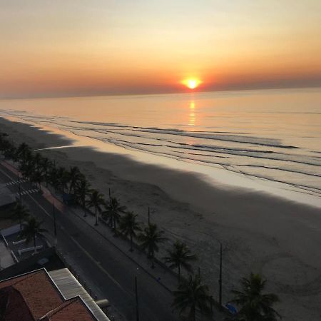 Mongagua Com Vista Para O Mar Pe Na Areia Екстер'єр фото